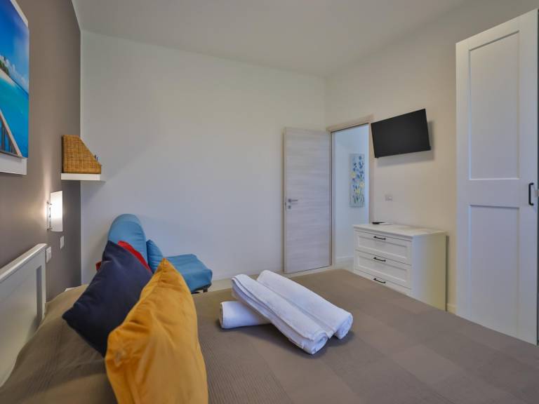 Apartment with garden & barbeque | Garden view — photo 4