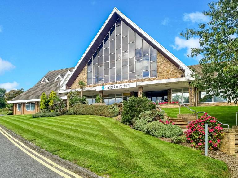 Cedar Court Huddersfield Hotel in Brighouse