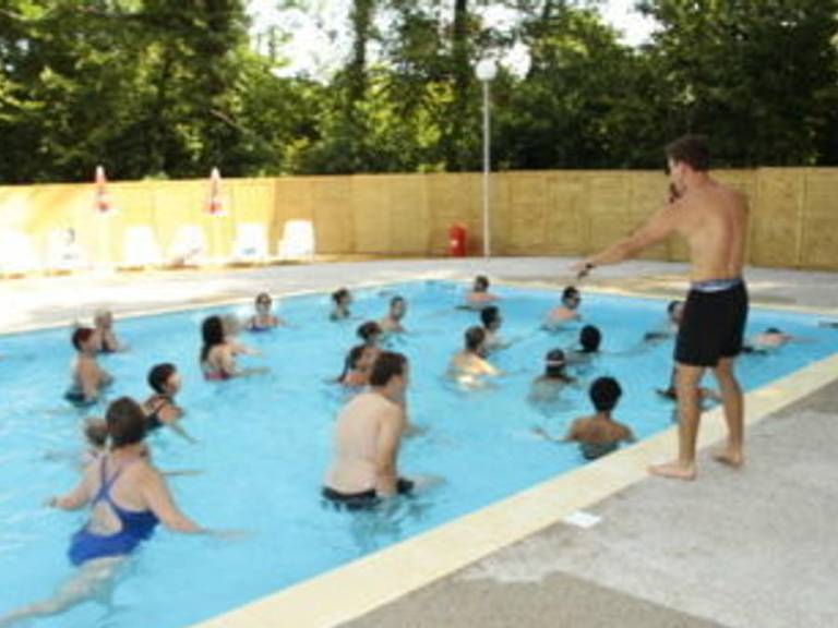 Family-friendly chalet with pool & terrace | Pets allowed — photo 2