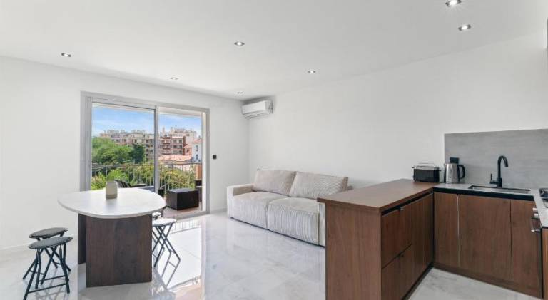 Lovely rental apartment with patio | Close to the beach | Pets allowed — photo 3