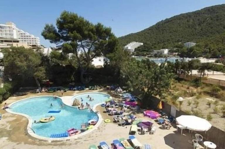 Aparthotel Cala Llonga