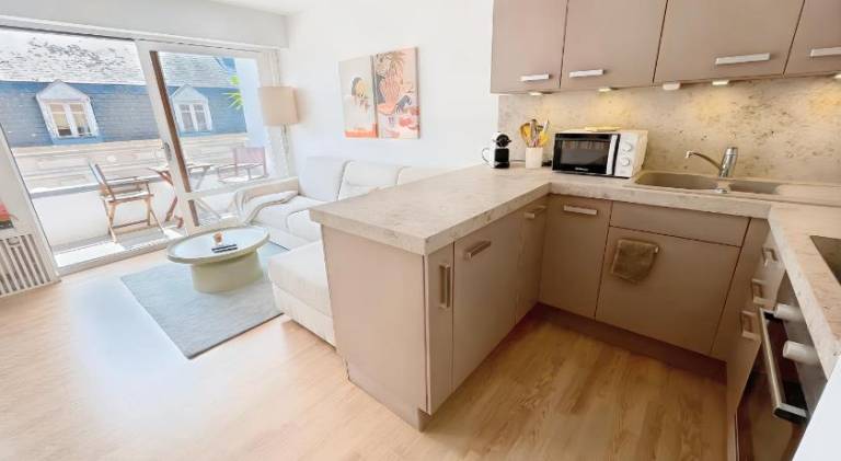 Apartment with patio | Close to the beach | Pets allowed — photo 3