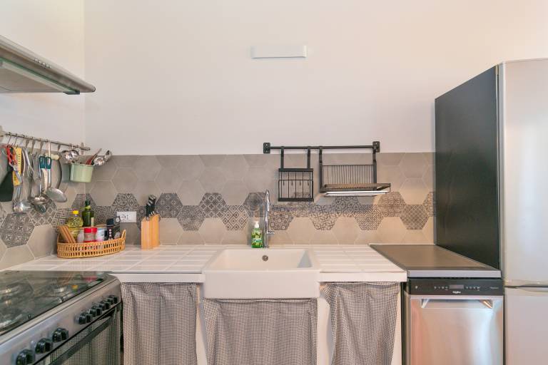 Rental apartment with barbeque, fast internet & patio | Garden view — photo 5