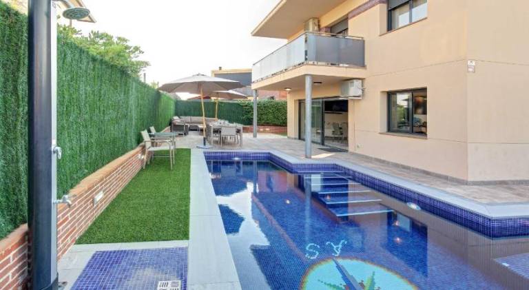 Villa with jacuzzi & pool | Dogs allowed — photo 3
