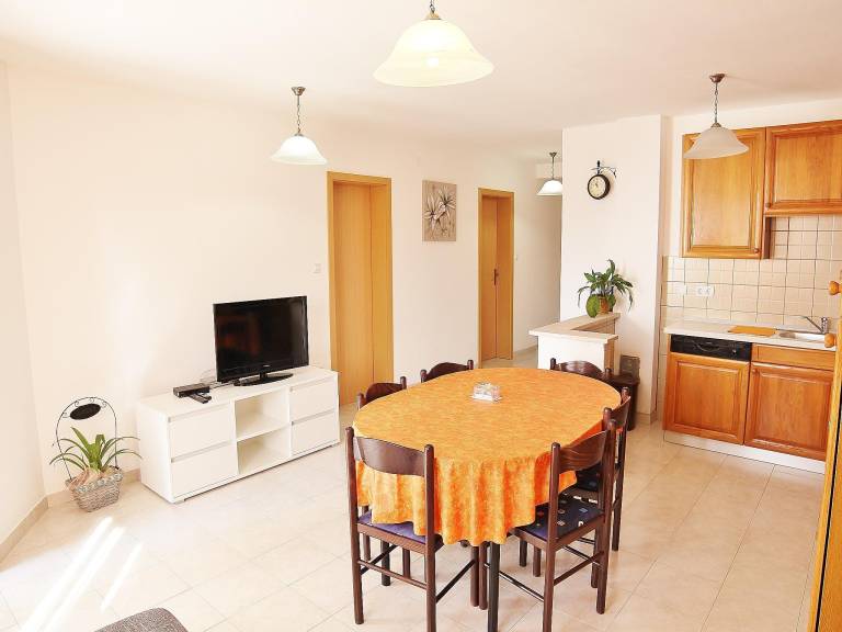 Fully equipped wonderful holiday apartment with fast internet, garden & patio | Pets allowed — photo 5