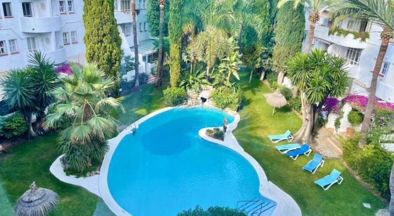 Holiday apartment with pool — photo 4