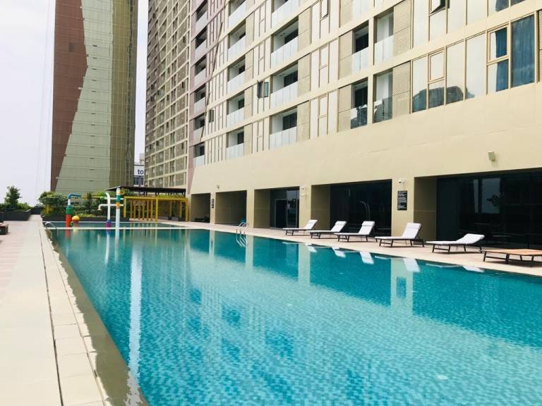 Big serviced apartment with terrace & pool | Close to Wat Botum | Pet-friendly — photo 3