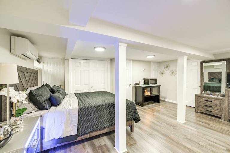 Apartment  North New Hyde Park