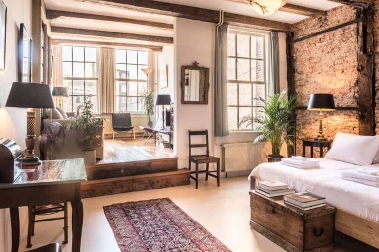 Classy Room 17th Century Canal House