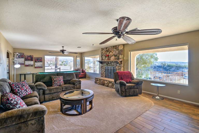 Bullhead City Home w/ Private Pool, Hot Tub & View — photo 4