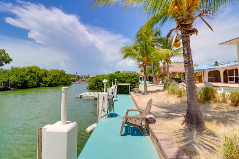 Walk to Beach: Waterfront Home in Marathon! — photo 2