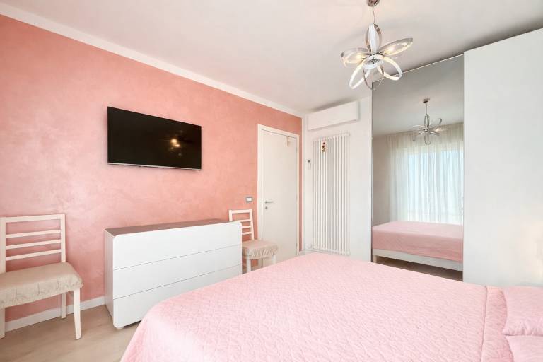Rental apartment with 2 rooms for 5 persons — photo 5