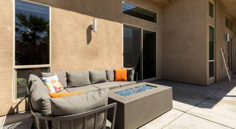Fabulous New Luxe Home Pool-Spa-Views! — photo 4