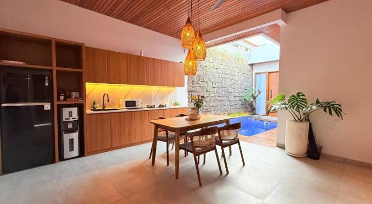 Villa with pool & patio | Pets are welcome — photo 4