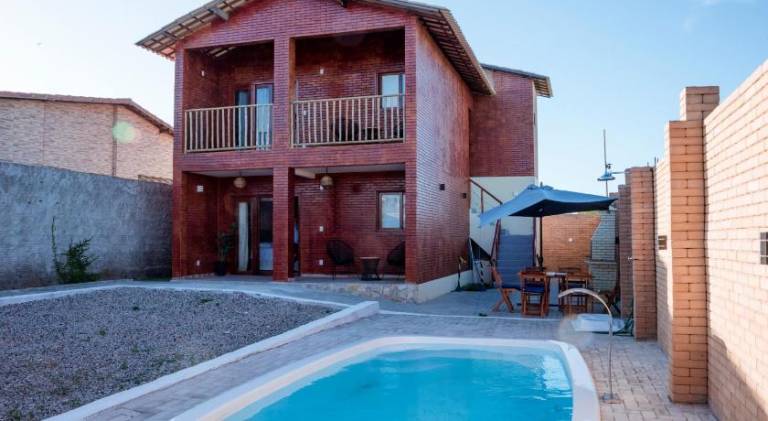 Apartment with pool — photo 3