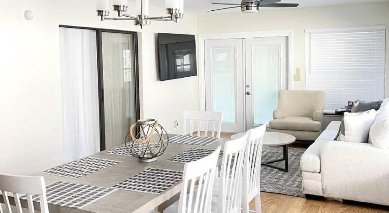 Vacation home with 3 rooms for 8 persons in Clearwater, BC