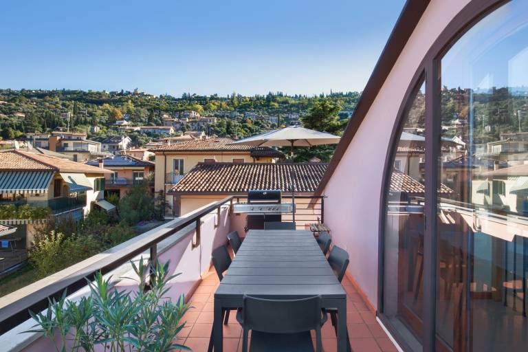 Fully equipped charming rental apartment with BBQ & patio | Beach nearby | Pets allowed — photo 2