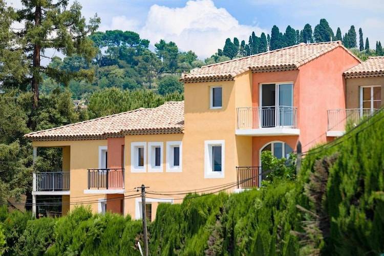 Rental apartment with pool & patio in Valbonne
