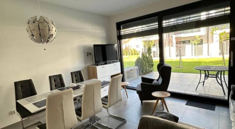 Holiday apartment with pool — photo 3