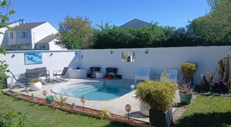 Villa with private pool & patio — photo 3