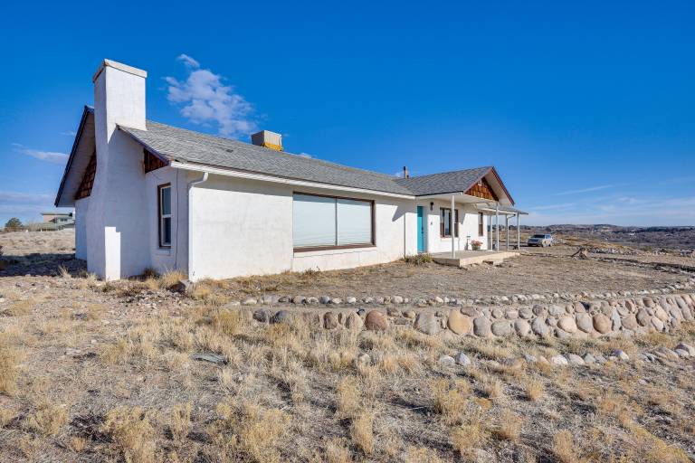 Charming Farmington Home  16 Mi to Aztec Ruins! — photo 3