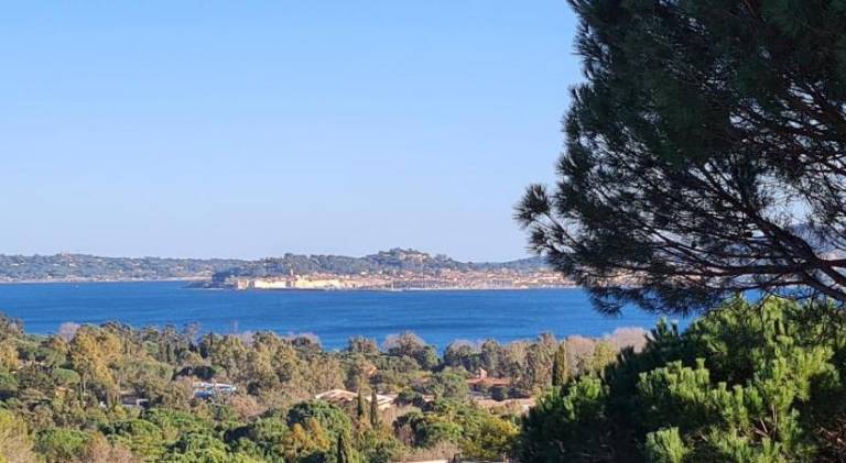 Beautiful apartment with garden, private pool & terrace | Pet-friendly in Cogolin