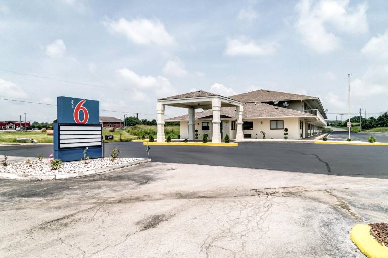 Motel 6 Berea, KY in Berea, KY