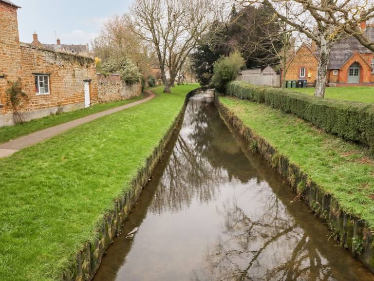 Cottage Corby