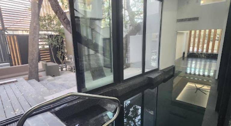 Villa with patio, private pool & grill — photo 4