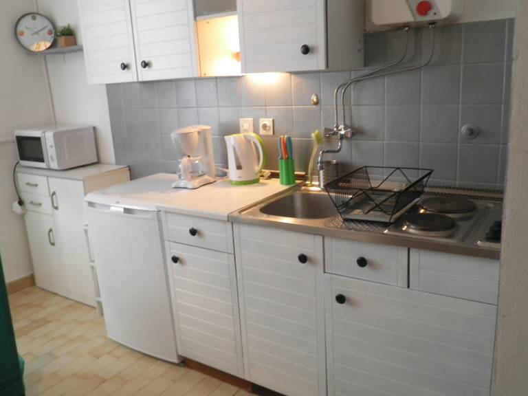 Two bedroom apartment with terrace and sea view Supetarska Draga - Donja, Rab (A-15423-a) — photo 4