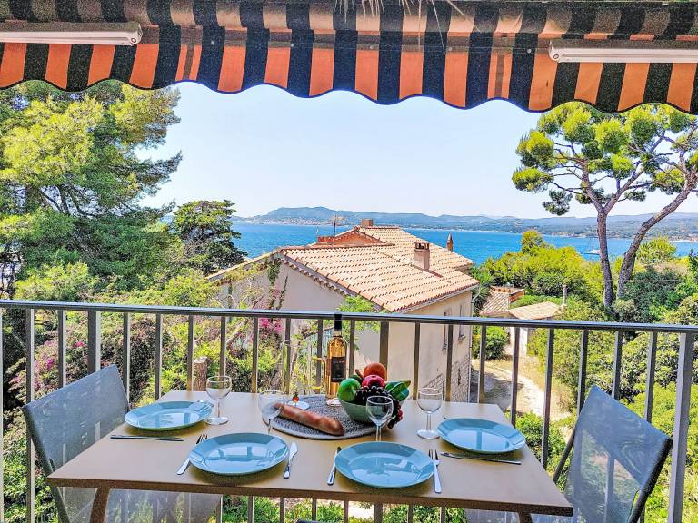 Ferienwohnung in Saint-Cyr-sur-Mer, Beach and little harbour of Madrague Saint Cyr sur Mer für max. 4 Personen, Ferienwohnung in Saint-Cyr-sur-Mer, Beach and little harbour of Madrague Saint Cyr sur Mer für max. 4 Personen,