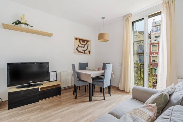 Holiday apartment | Near Sagrada Família | Suitable for remote work — photo 4