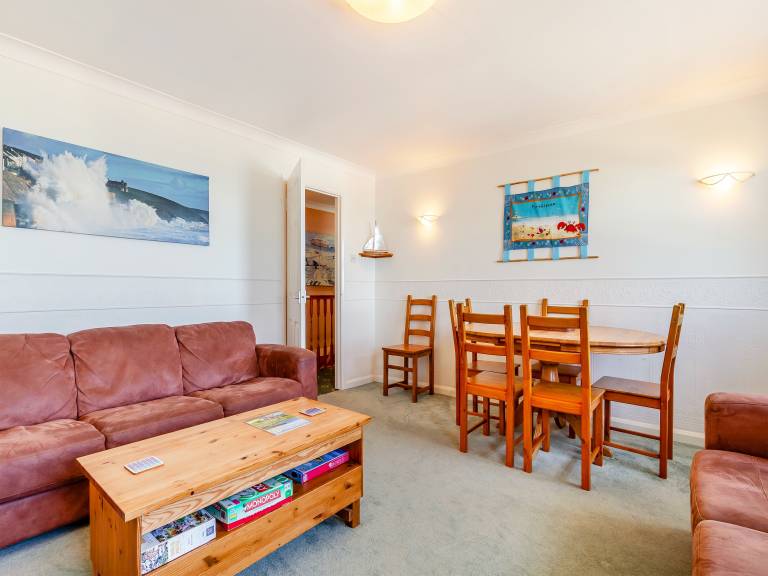 Cottage with yard | River view — photo 4