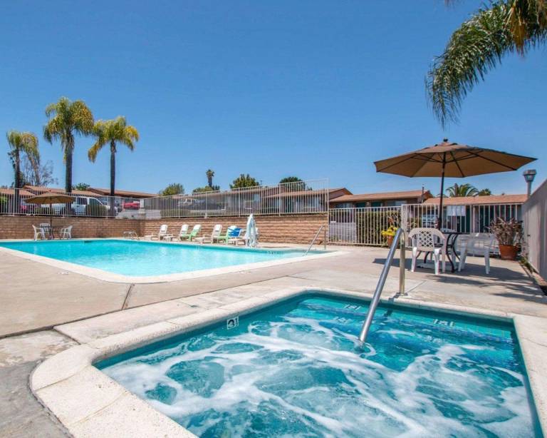 Rodeway Inn Fallbrook Downtown — photo 2