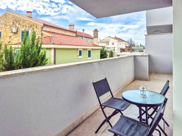 Ferienwohnung in Seget Donji, Trogir für max. 4 Personen Ferienwohnung in Seget Donji, Trogir für max. 4 Personen