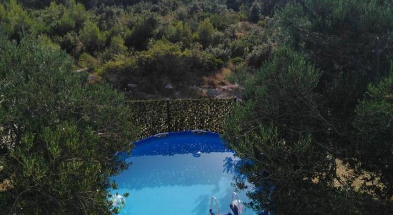 Vacation home with pool — photo 4