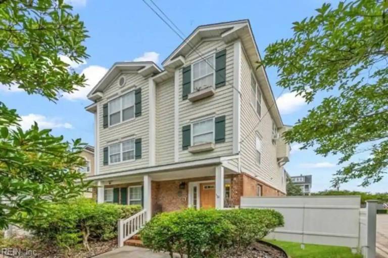 House  Northeast Virginia Beach
