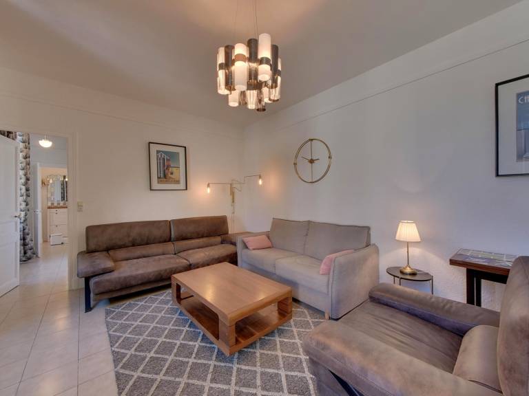 Coastal Villa with Garden, Near Beach & Casino – Sleeps 6, Pet Friendly — photo 4