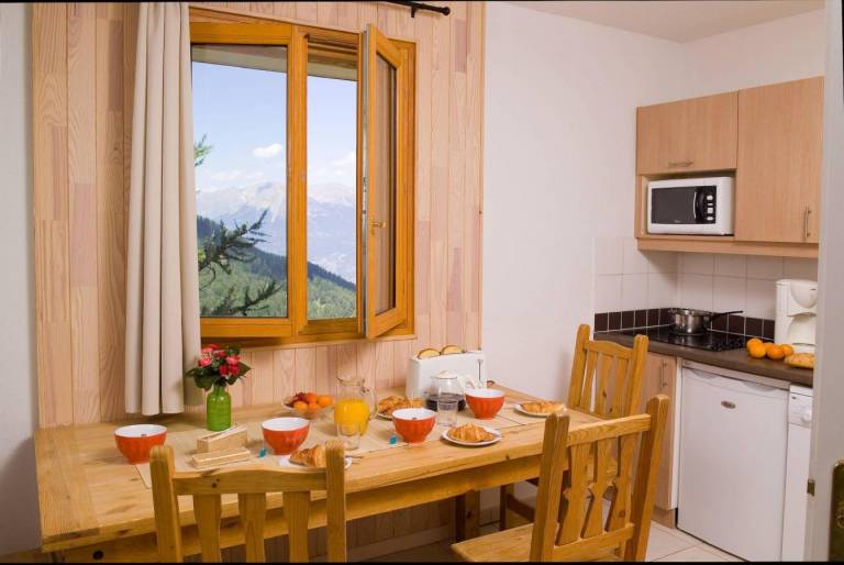 50m from shops, swimming pool, balcony, 32m², Les Orres — photo 2