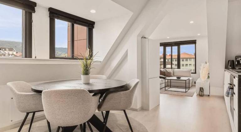 Dinbnb Apartments I Penthouse 250m From City Center I Privat Balcony — photo 3