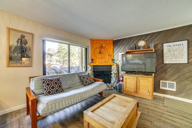 Cozy Mammoth Lakes Studio: 5 Mi to Ski Slopes — photo 5