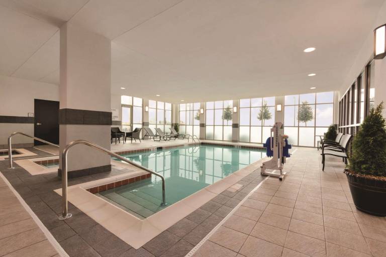 Embassy Suites by Hilton Tuscaloosa Alabama Downtown — photo 4
