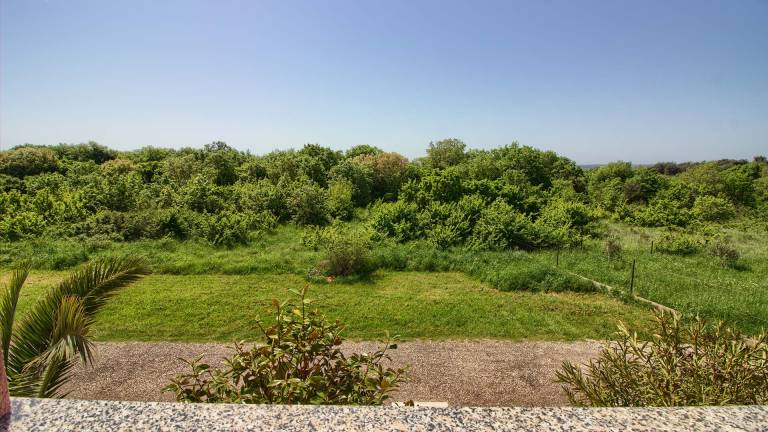 Villa with pool & barbeque — photo 3