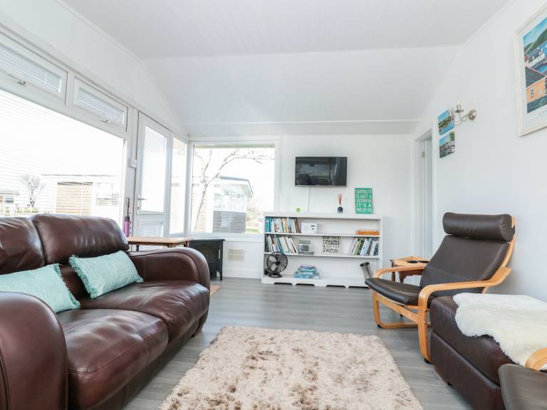 Cottage with garden | Beach view — photo 3