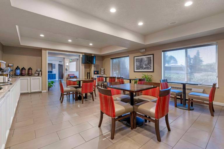 Comfort Inn Lathrop Stockton Airport — photo 5
