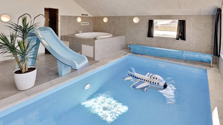 Child-friendly pleasant vacation home with garden, barbecue & private pool | Pets are welcome in Bogense