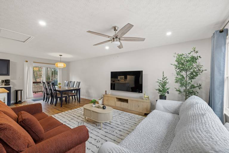 Fully equipped house with pool, barbeque & hot tub | Pets are welcome — photo 2