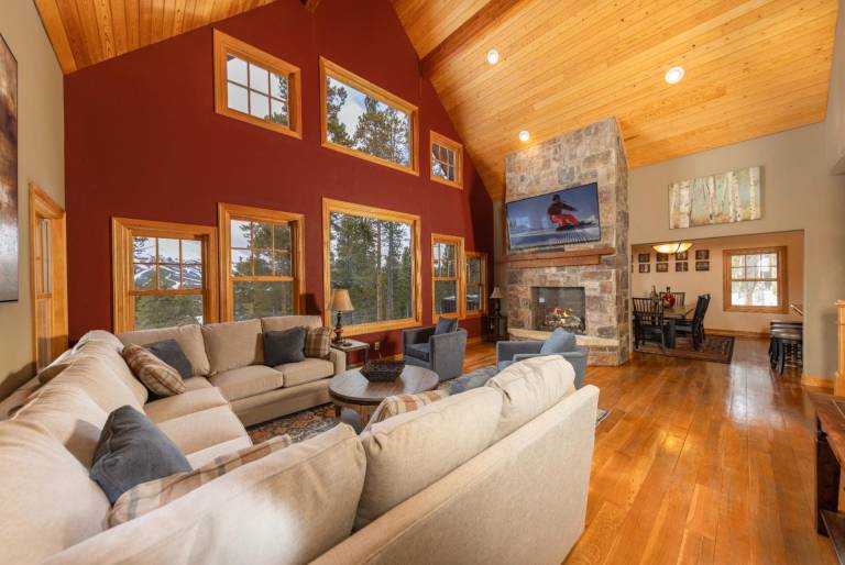 Baldy Ridge Chalet: Dogs Welcome! Hot Tub, Epic Game Room & Stunning Views! — photo 3