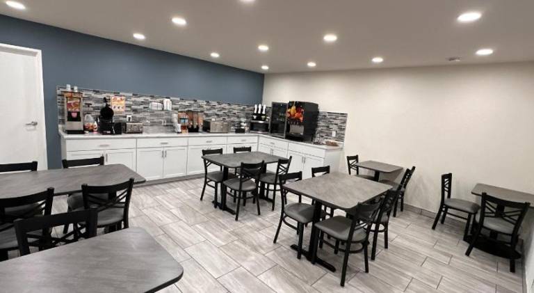 Super 8 by Wyndham Grand Island South — photo 2