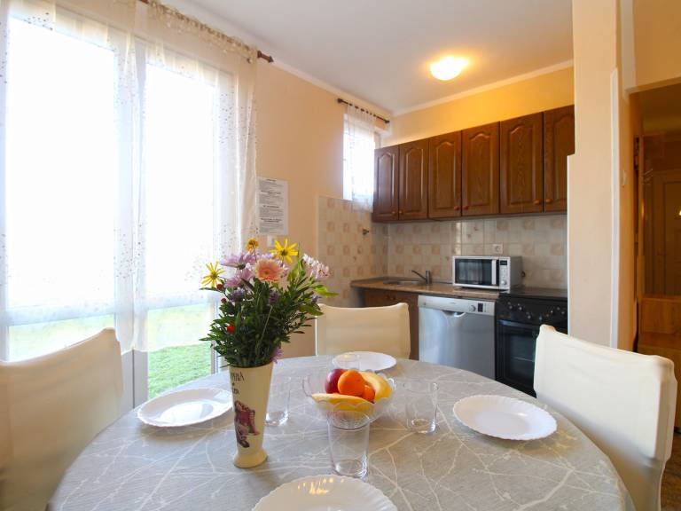 Wonderful rental apartment with patio | Next to the beach | Pets are welcome — photo 3